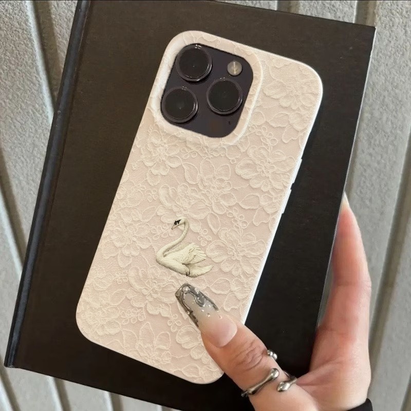 Lace Swan Pattern Lychee Textu - огляд і ціна Phone Cases Iphone 16